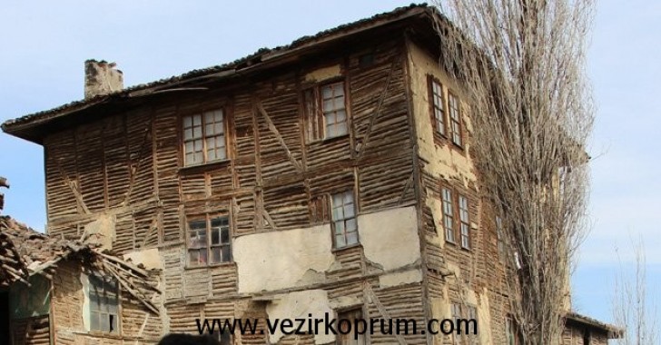 Habibfakı Köyü Tarihi Ahşap Bina